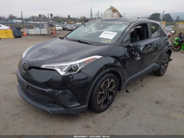 JTNKHMBX6K1018885 Toyota C-HR XLE