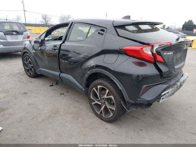 JTNKHMBX6K1018885 Toyota C-HR XLE
