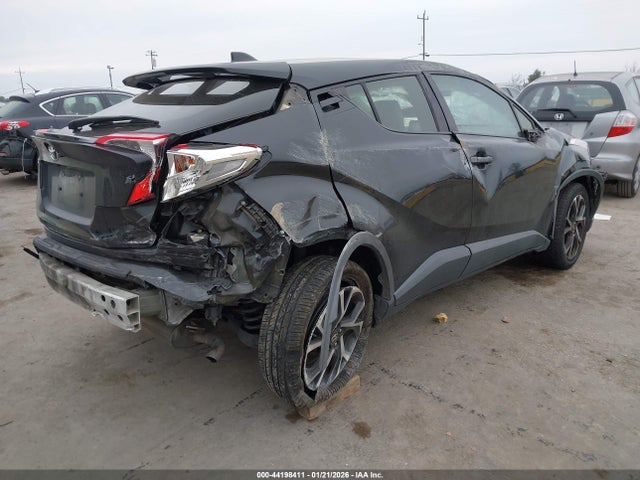 JTNKHMBX6K1018885 Toyota C-HR XLE