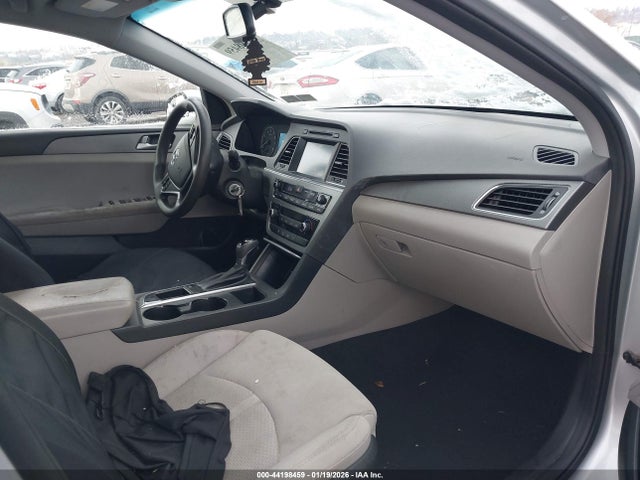 2016 HYUNDAI SONATA 5NPE24AF4GH264667 Photo 4