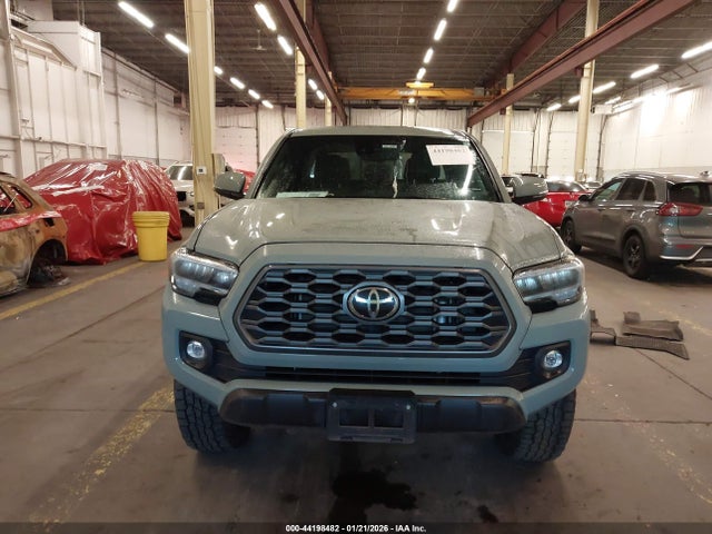 3TMCZ5AN9NM526013 Toyota Tacoma Trd Off Road