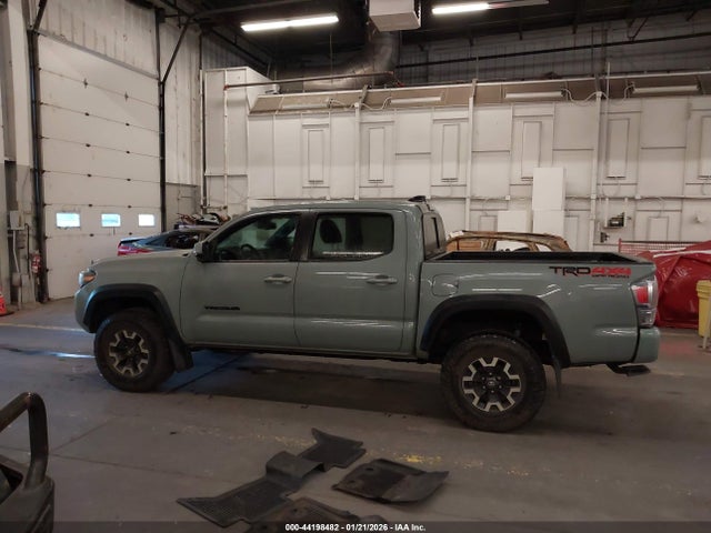 3TMCZ5AN9NM526013 Toyota Tacoma Trd Off Road