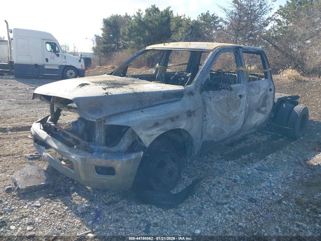 44198562 :رقم المزاد ، 3C7WRSCL4JG104461 vin ، 2018 Ram 3500 Chassis Tradesman/slt/laramie مزاد بيع
