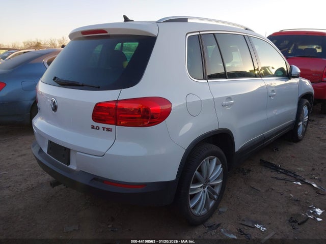 2012 VOLKSWAGEN TIGUAN WVGAV7AX3CW537498 Photo 3