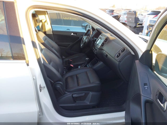 2012 VOLKSWAGEN TIGUAN WVGAV7AX3CW537498 Photo 4