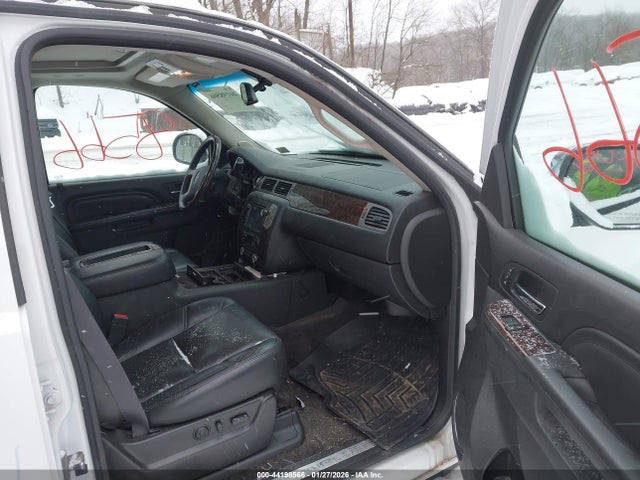 2011 GMC YUKON XL 1500 1GKS2MEF5BR333773 Photo 4