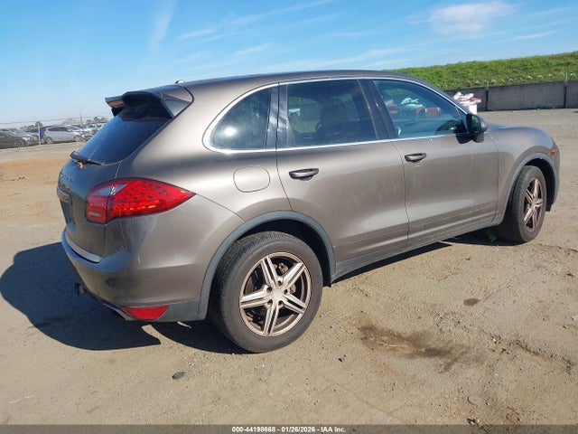 2011 PORSCHE CAYENNE WP1AB2A2XBLA41939 Photo 3