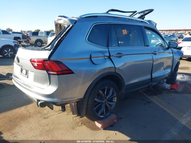 3VV3B7AX5NM085886 Volkswagen Tiguan 2.0t Se
