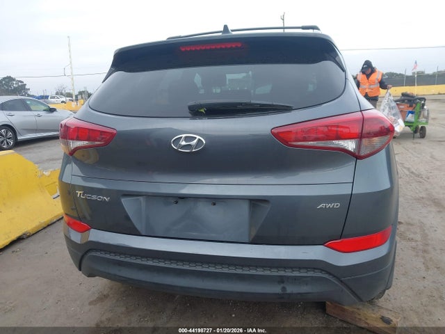 KM8J3CA42JU680455 Hyundai TUCSON SEL