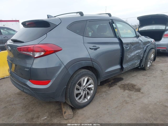 KM8J3CA42JU680455 Hyundai TUCSON SEL