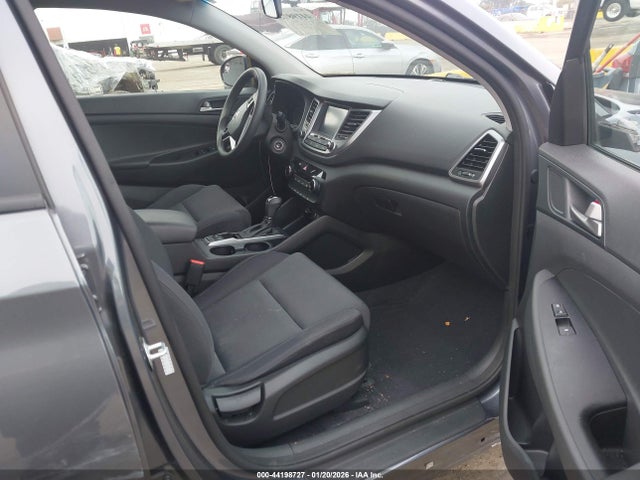 KM8J3CA42JU680455 Hyundai TUCSON SEL