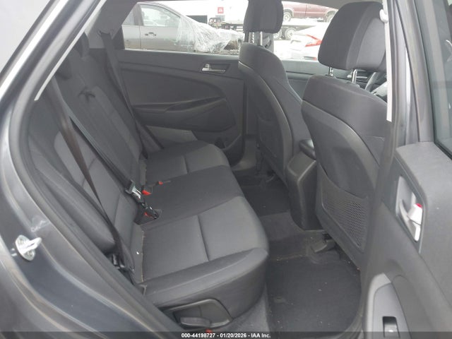 KM8J3CA42JU680455 Hyundai TUCSON SEL