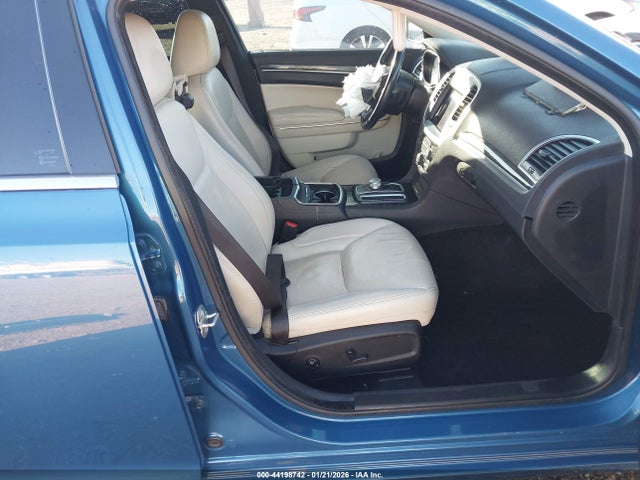 2021 CHRYSLER 300 2C3CCAAG7MH667479 Photo 4