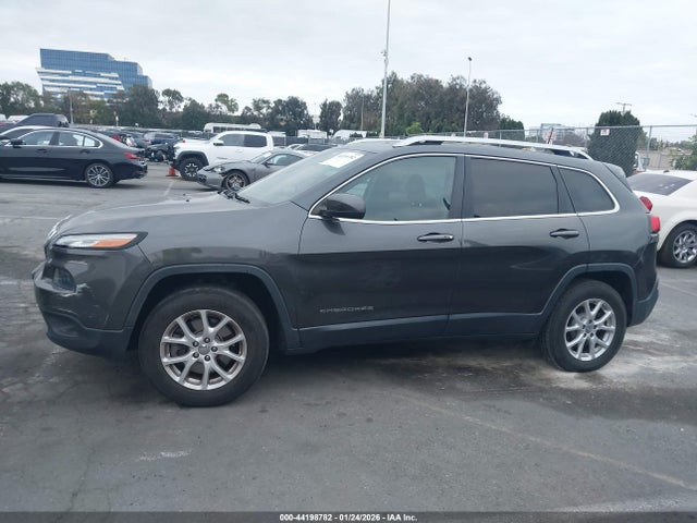 1C4PJMCSXGW111131 Jeep Cherokee Latitude