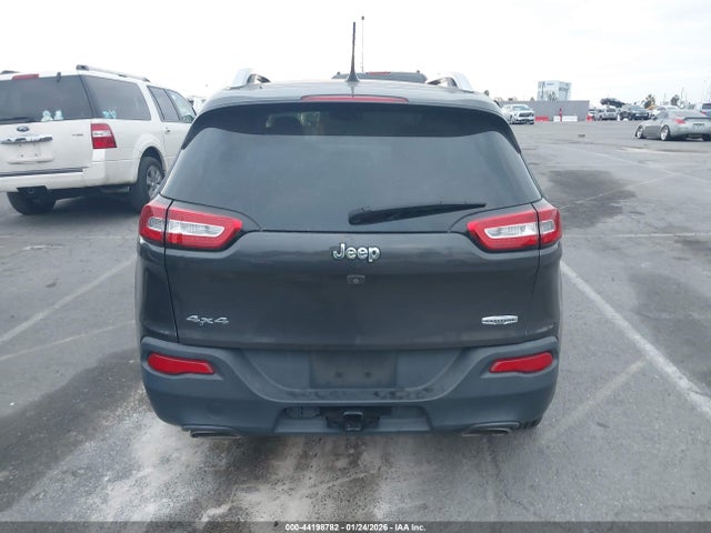 1C4PJMCSXGW111131 Jeep Cherokee Latitude