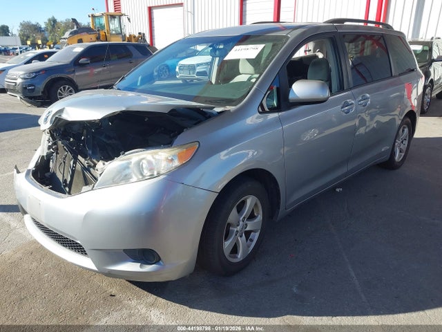 5TDKK3DC9ES420207 Toyota Sienna Le V6 8 Passenger