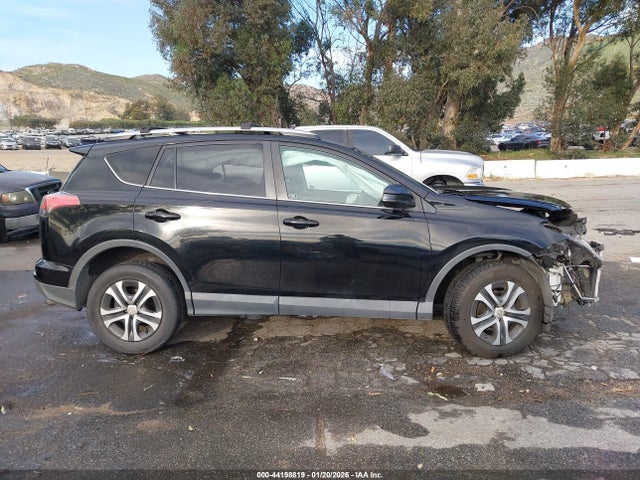 2T3ZFREV2GW246469 Toyota RAV4 LE