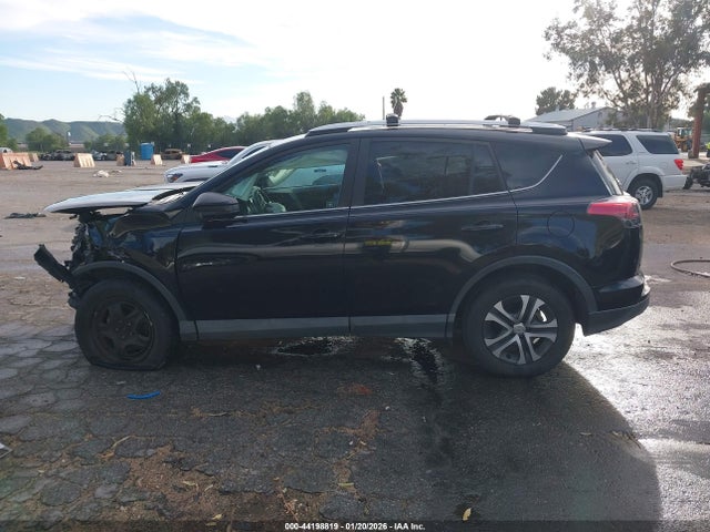 2T3ZFREV2GW246469 Toyota RAV4 LE