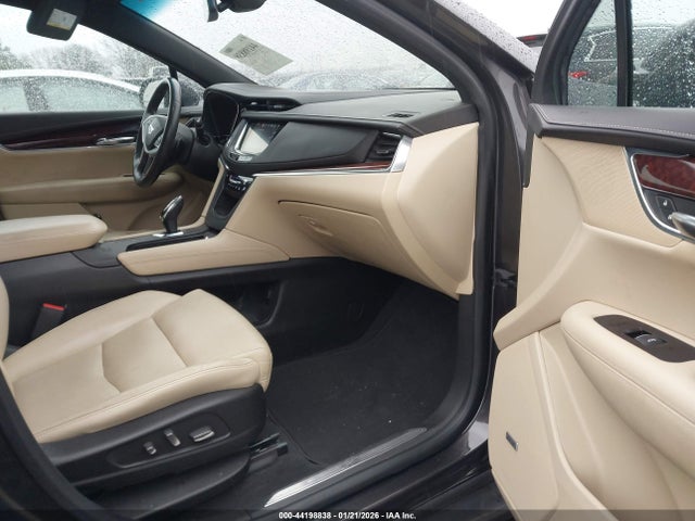 2017 CADILLAC XT5 1GYKNDRS8HZ141258 Photo 4