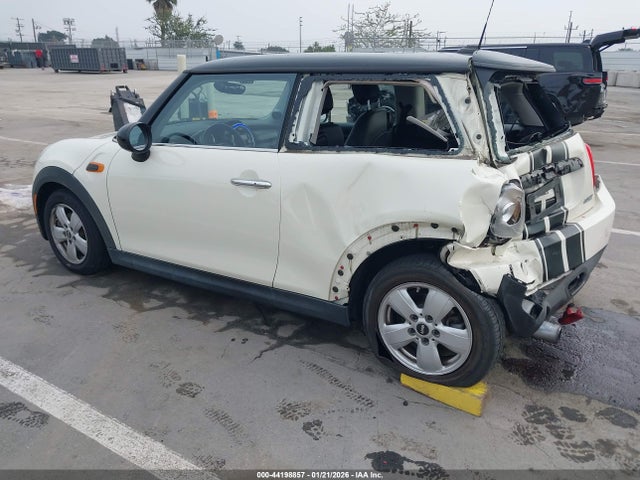 2015 MINI HARDTOP WMWXM5C52FT937749 Photo 2