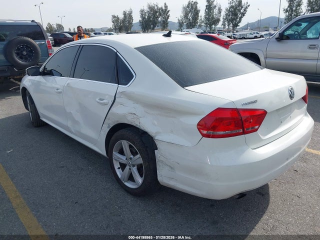 1VWAT7A38FC082951 Volkswagen Passat 1.8t Limited Edition