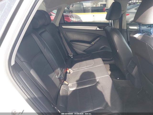 1VWAT7A38FC082951 Volkswagen Passat 1.8t Limited Edition