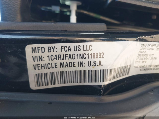 1C4RJFAG1NC119992 Jeep Grand Cherokee Wk Laredo X 4x4
