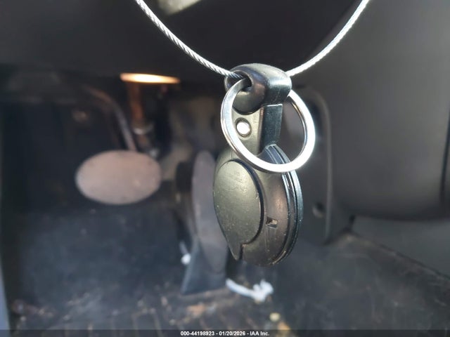 2010 MINI COOPER WMWMR3C57ATU98761 Photo 10