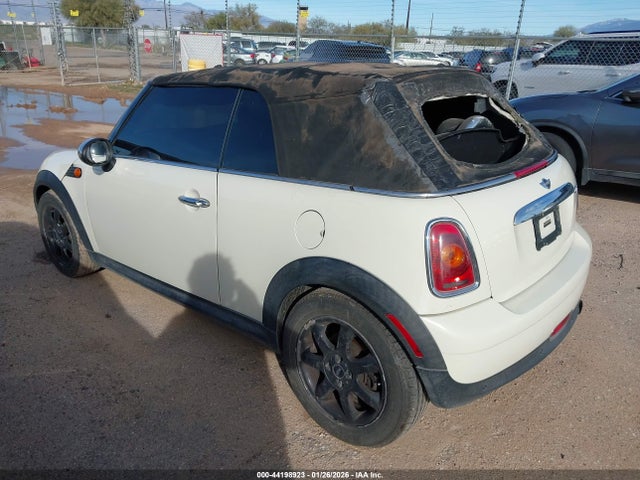 2010 MINI COOPER WMWMR3C57ATU98761 Photo 2