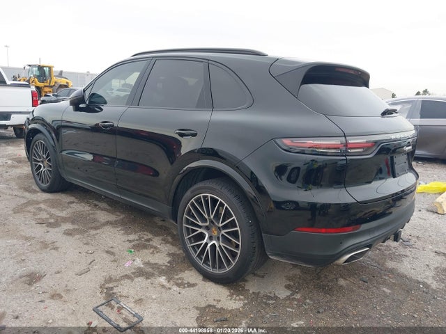 2022 PORSCHE CAYENNE WP1AA2AY8NDA05026 Photo 2