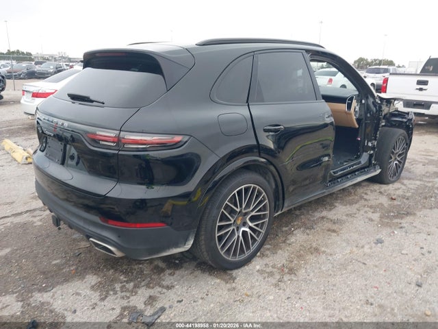2022 PORSCHE CAYENNE WP1AA2AY8NDA05026 Photo 3