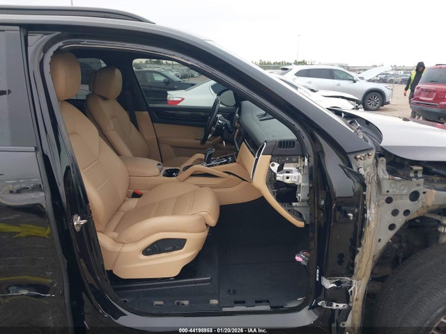 2022 PORSCHE CAYENNE WP1AA2AY8NDA05026 Photo 4