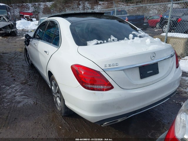 Продаж на аукціоні авто 2015 Mercedes-benz C 300 4matic, vin: 55SWF4KB9FU093303, номер лоту: 44199010