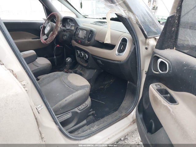 2015 FIAT 500L ZFBCFACH6FZ032381 Photo 4