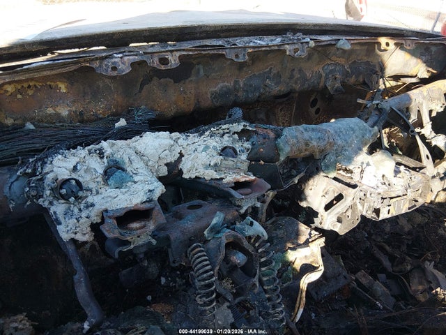 44199039 :رقم المزاد ، 5TEHN72N21Z813721 vin ، 2001 Toyota Tacoma Base V6 مزاد بيع