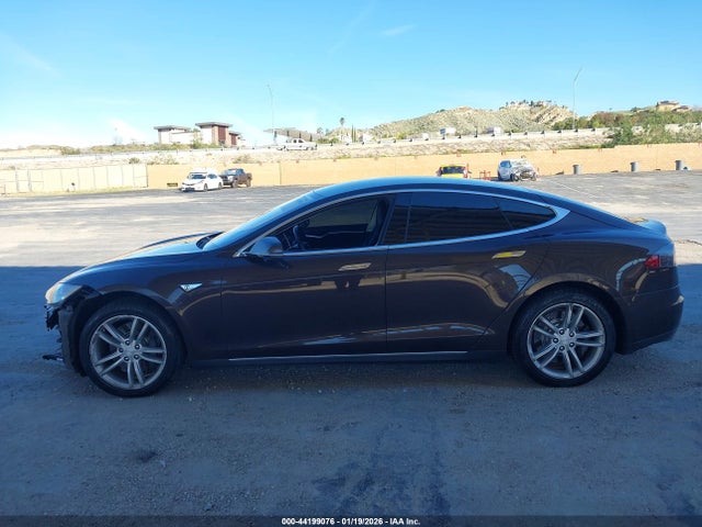 Aukcja sprzedaży 2013 Tesla Model S, vin: 5YJSA1CN0DFP11465, numer aukcji: 44199076