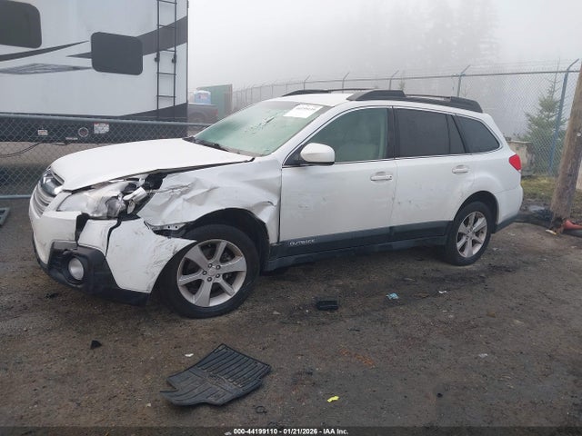 4S4BRBCC4E3305096 Subaru Outback 2.5i Premium