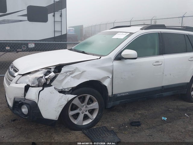 4S4BRBCC4E3305096 Subaru Outback 2.5i Premium