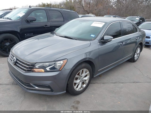 Volkswagen Passat 1.8t S 2016 1VWAT7A32GC014159 Image 2