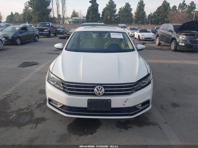 1VWBT7A39GC002806 Volkswagen Passat 1.8t Se