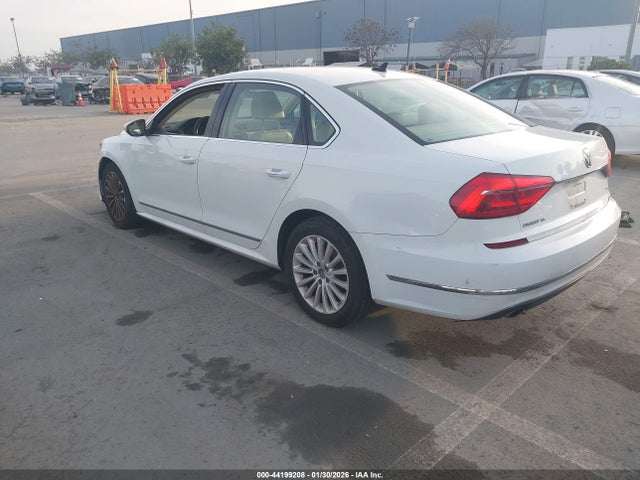1VWBT7A39GC002806 Volkswagen Passat 1.8t Se