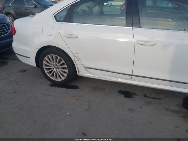1VWBT7A39GC002806 Volkswagen Passat 1.8t Se