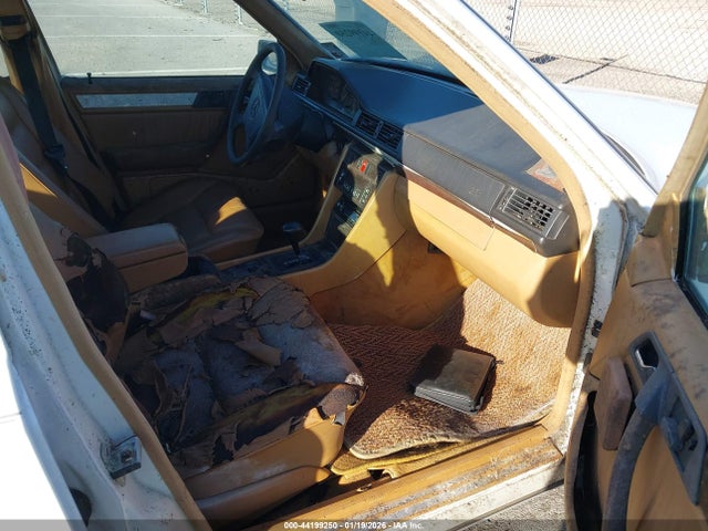 1993 MERCEDES-BENZ 400 WDBEA34E6PB929939 Photo 4