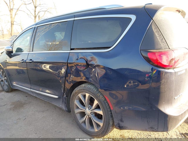 44199276 :رقم المزاد ، 2C4RC1GGXJR245869 vin ، 2018 Chrysler Pacifica Limited مزاد بيع