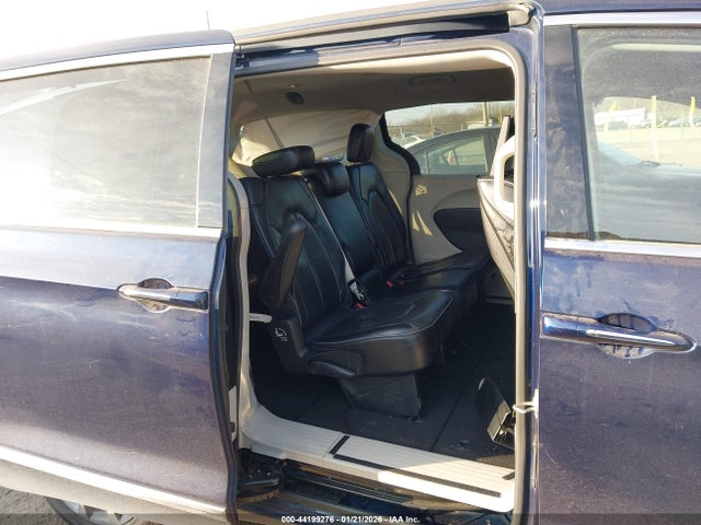 44199276 :رقم المزاد ، 2C4RC1GGXJR245869 vin ، 2018 Chrysler Pacifica Limited مزاد بيع