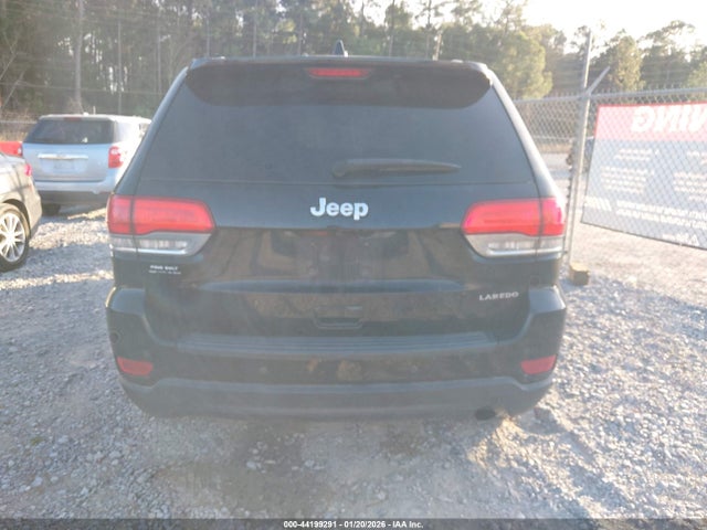 1C4RJEAG1JC246701 Jeep Grand Cherokee Laredo 4x2