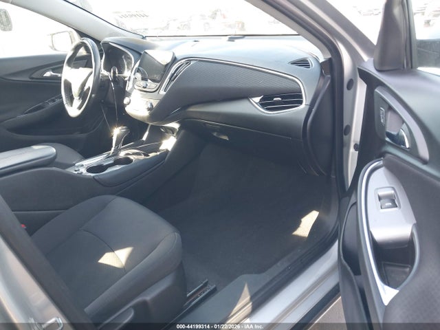 2017 CHEVROLET MALIBU 1G1ZE5ST7HF193794 Photo 4