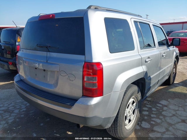 1C4NJPBB0GD576622 Jeep Patriot Sport