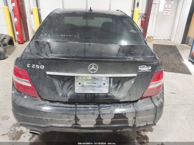 Продаж на аукціоні авто 2014 Mercedes-benz C-class C 250 Sport, vin: WDDGF4HB8EG238595, номер лоту: 44199574