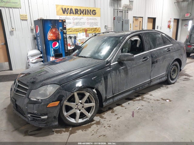 Продаж на аукціоні авто 2014 Mercedes-benz C-class C 250 Sport, vin: WDDGF4HB8EG238595, номер лоту: 44199574